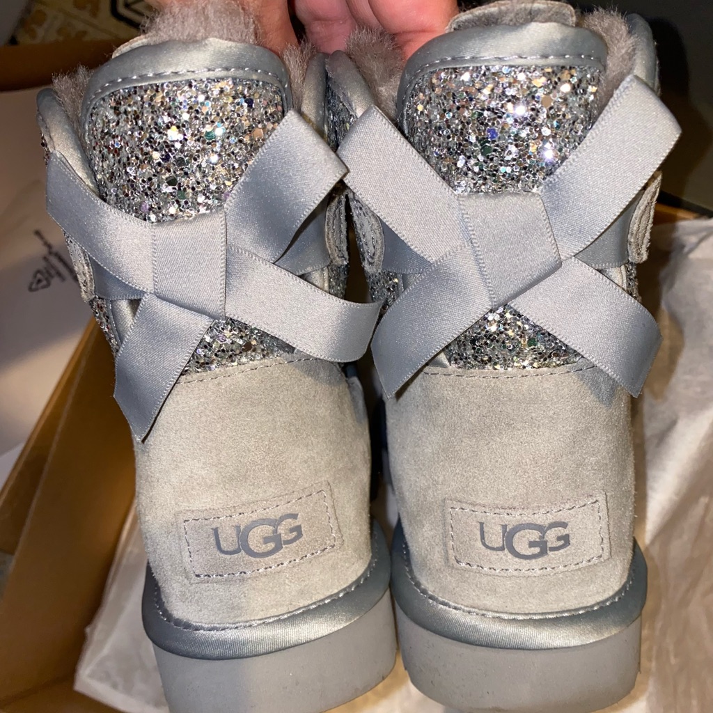 Ugg Classic Mini Bow Womens  New